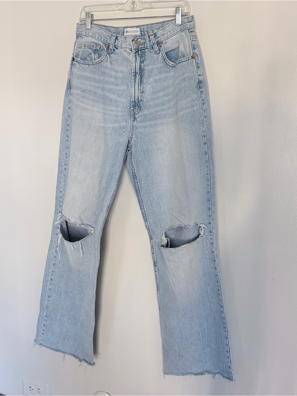 Zara Light Blue High-Rise Flare Jeans with Knee Rips 32x33